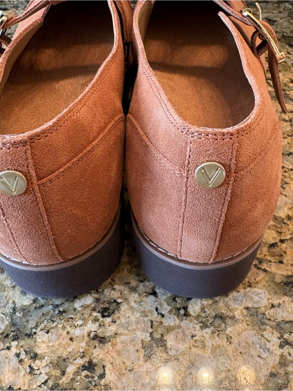 Vionic shoes - Picture 6 of 7